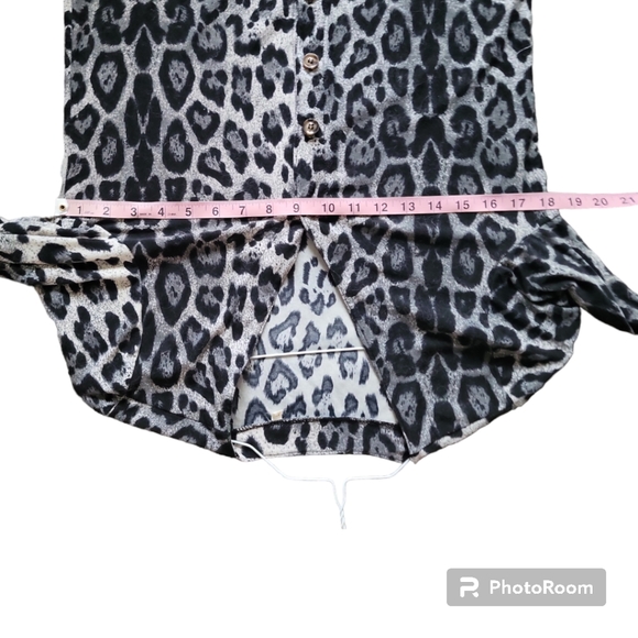 Black/Gray/White Button Front Top W Pockets - S - Picture 6 of 7